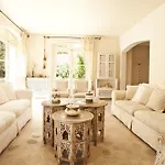 Maison Jolie